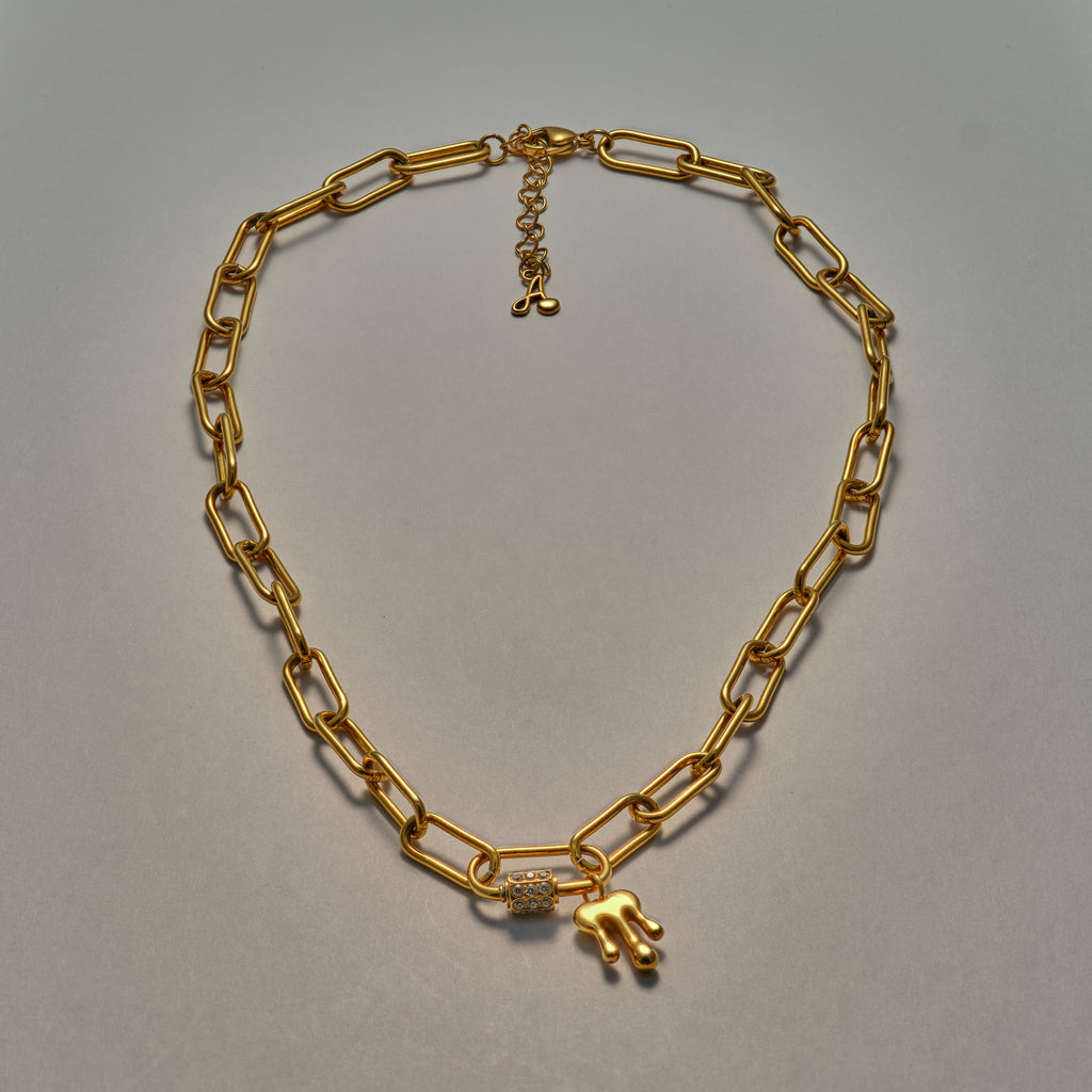 Polly Chunky Necklace i guldfarve med hjertevedhæng