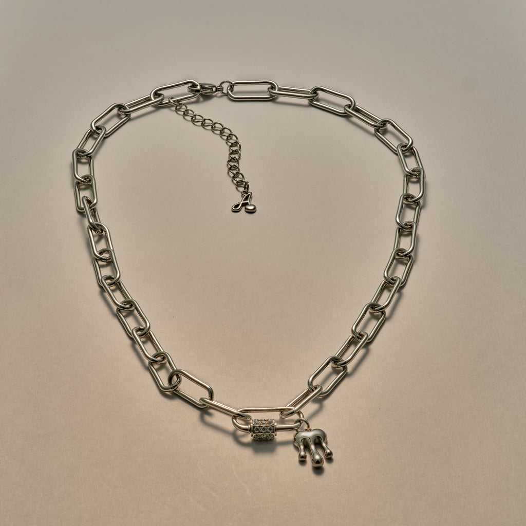 Polly Chunky Necklace i sølvfarve med hjertevedhæng
