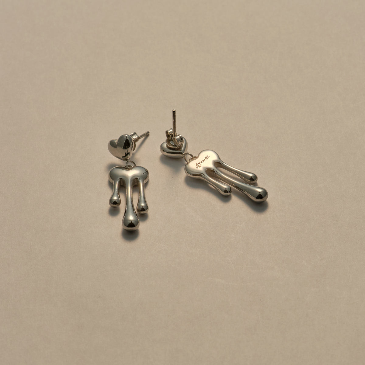 Soff Earring i sølvfarve med to hjerter