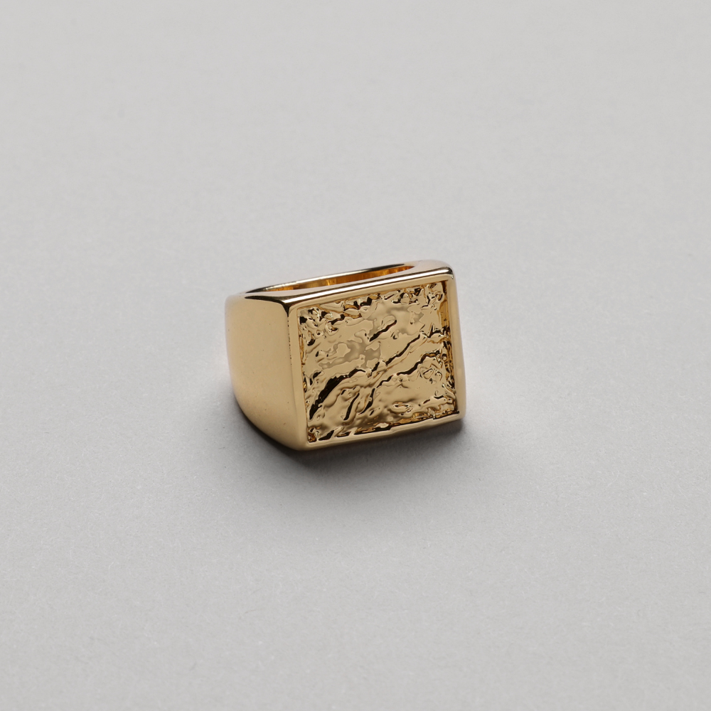 Bornholm Signature Ring i guldfarve