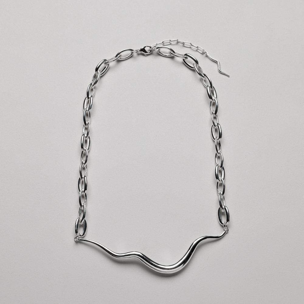 Ripple Statement Necklace i sølvfarve